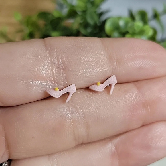 🔥LAST PAIR🔥 Tiny Shoe Ceramic Stud Earrings - Picture 3 of 7